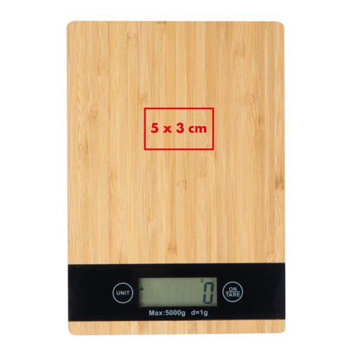 Bilancia da cucina in bambù chiaro con display digitale.
