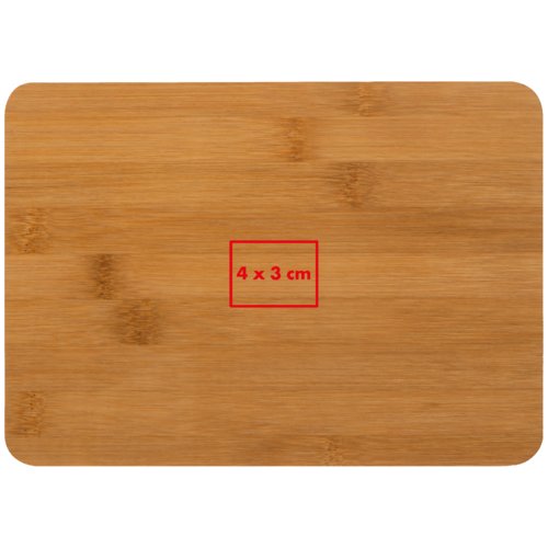 Tagliere in bamboo con angoli arrotondati.