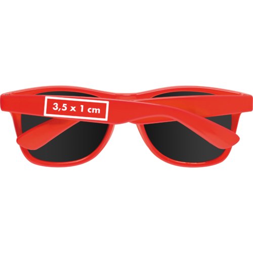 Occhiali da sole in plastica con lenti colorate.